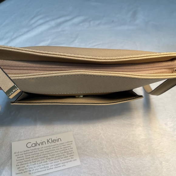 Calvin Klein crossbody bag saffiano leather beige - Picture 3 of 8